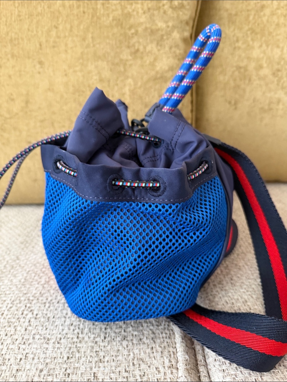 EUC Tory Sport by Tory Burch Mesh & Nylon Drawstring Bucket Bag. - Picture 4 of 7